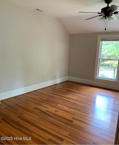 220 E Vermont Avenue, Southern Pines, NC 28387