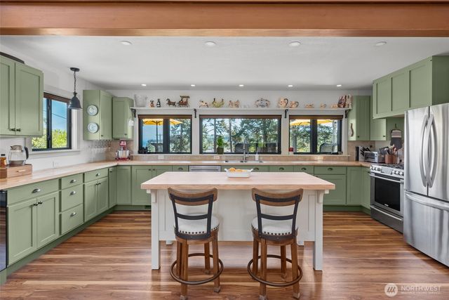 305 NW Coveland Street, Coupeville, WA 98239