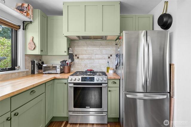 305 NW Coveland Street, Coupeville, WA 98239