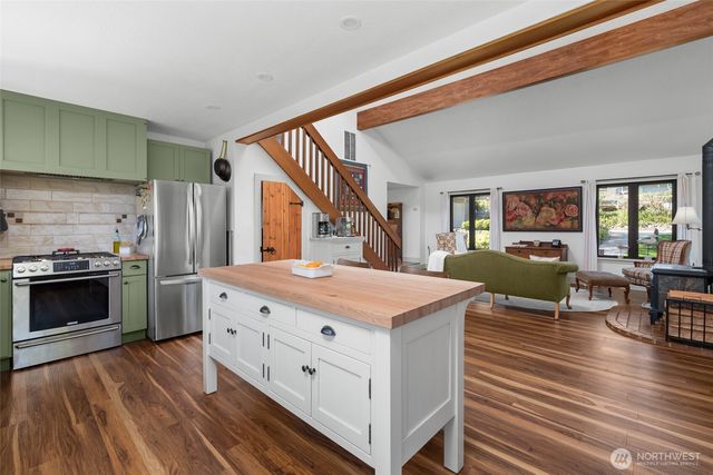 305 NW Coveland Street, Coupeville, WA 98239