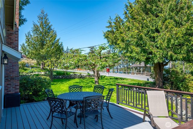 305 NW Coveland Street, Coupeville, WA 98239