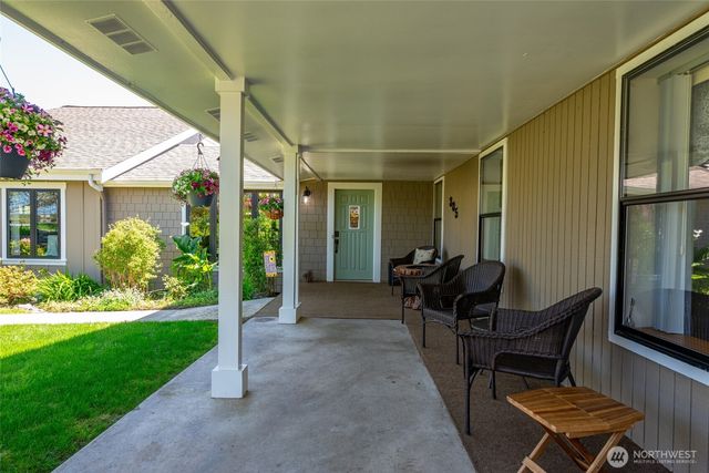 305 NW Coveland Street, Coupeville, WA 98239