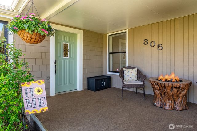 305 NW Coveland Street, Coupeville, WA 98239