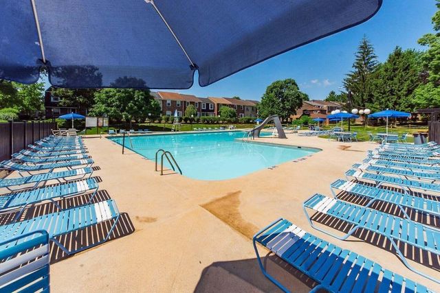 621 Simbury Street, Columbus, OH 43228