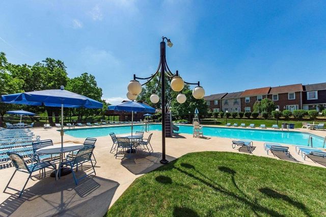 621 Simbury Street, Columbus, OH 43228