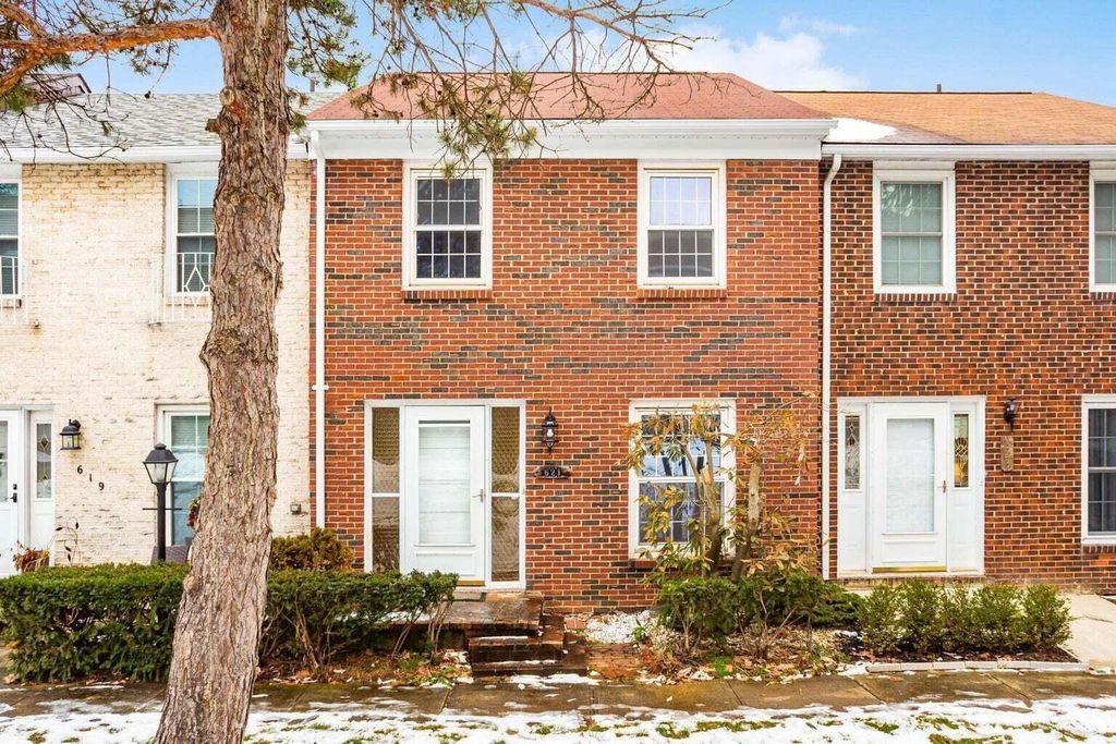 621 Simbury Street, Columbus, OH 43228