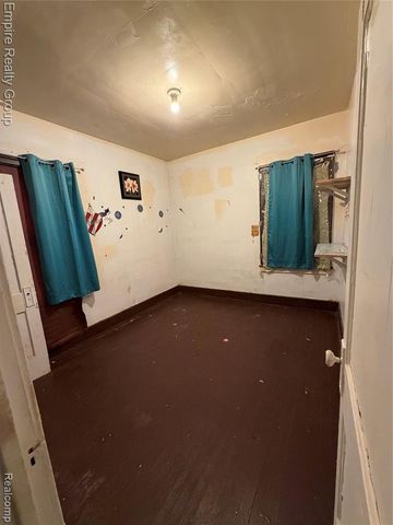 19195 Greeley Street, Highland Park, MI 48203