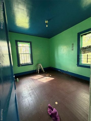 19195 Greeley Street, Highland Park, MI 48203