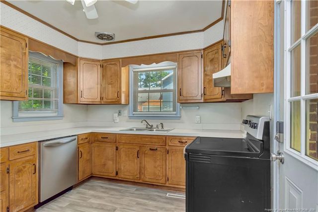 212 W 18th Street, Lumberton, NC 28358