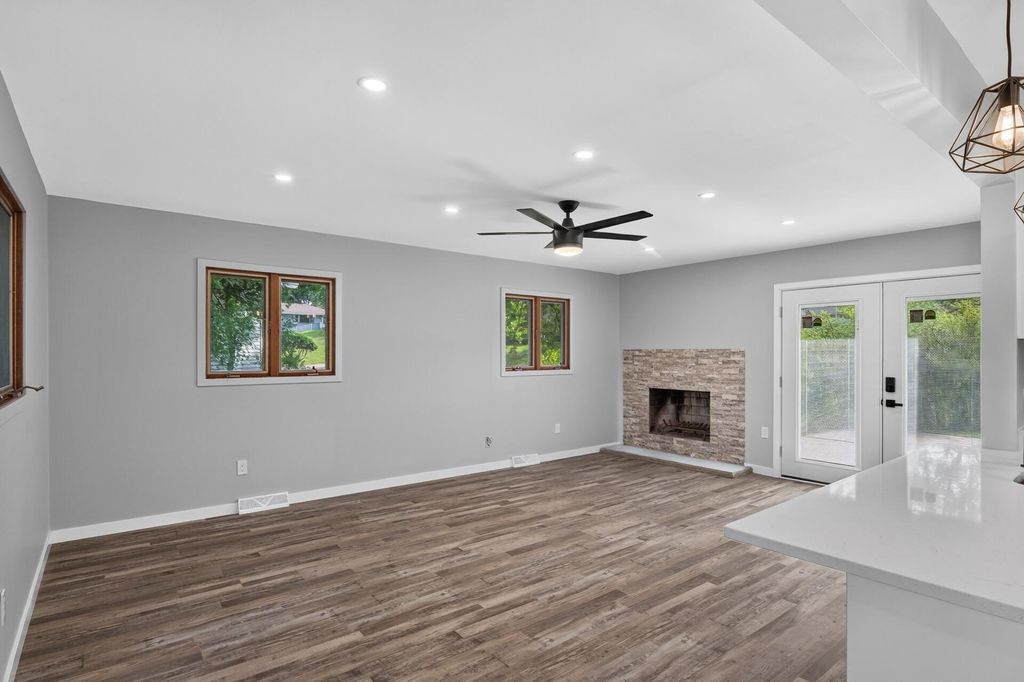 8912 Tretbaugh Drive, Bloomington, MN 55431 — photo 5