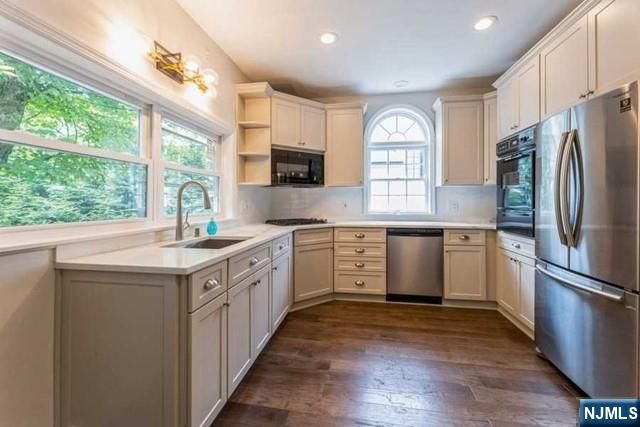 92 Highwood Avenue, Tenafly, NJ 07670