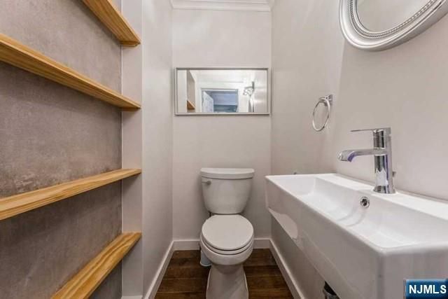 92 Highwood Avenue, Tenafly, NJ 07670