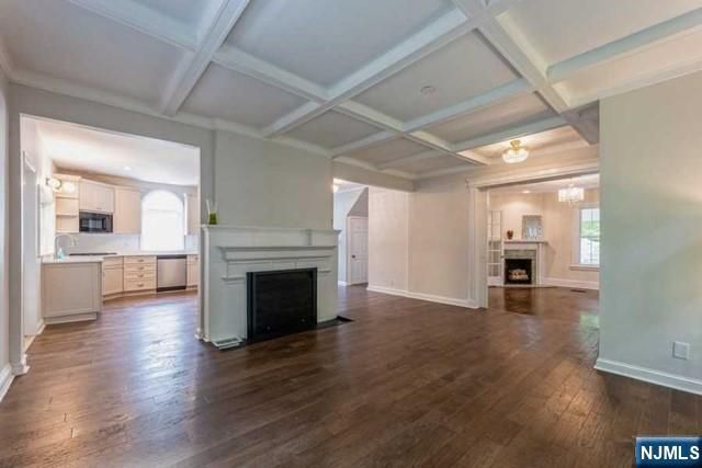 92 Highwood Avenue, Tenafly, NJ 07670