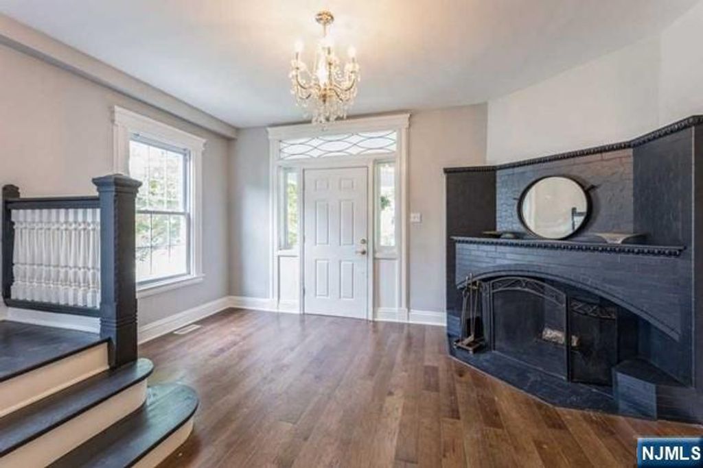 92 Highwood Avenue, Tenafly, NJ 07670