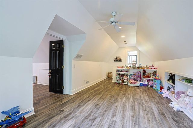 148 Burns Avenue, Wyoming, OH 45215