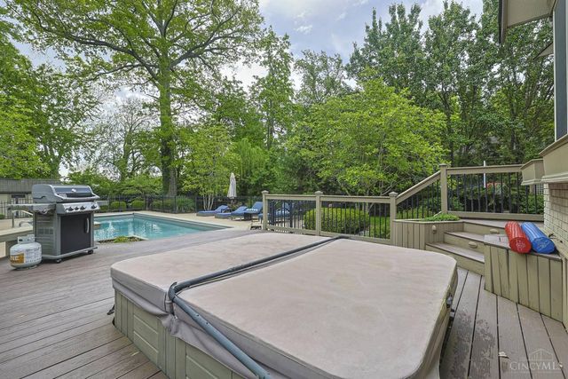 148 Burns Avenue, Wyoming, OH 45215