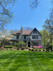 148 Burns Avenue, Wyoming, OH 45215