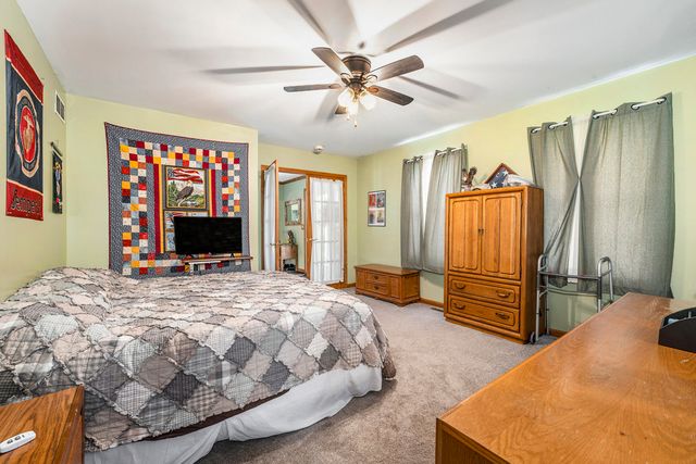 928 N Calumet Avenue, Chesterton, IN 46304