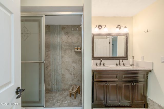 3333 S Ridgewood Ave Apt 27, Port Orange, FL 32129