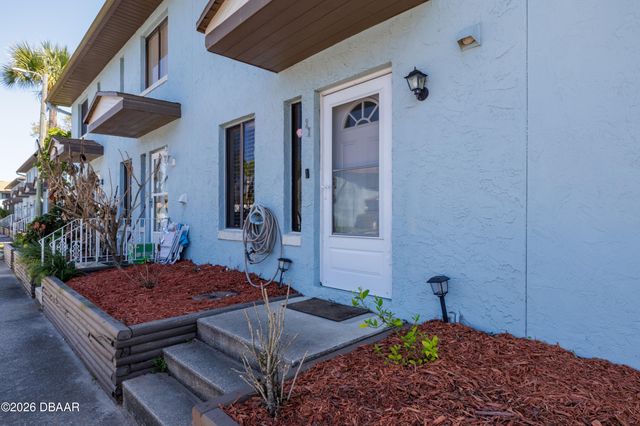 3333 S Ridgewood Ave Apt 27, Port Orange, FL 32129