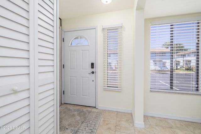 3333 S Ridgewood Ave Apt 27, Port Orange, FL 32129