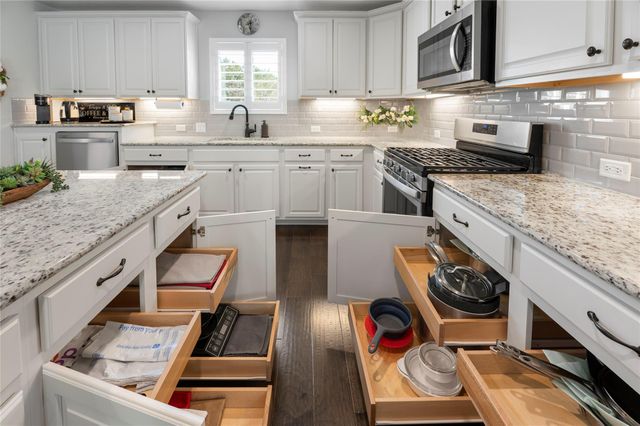 609 Rockport ST, Georgetown, TX 78633