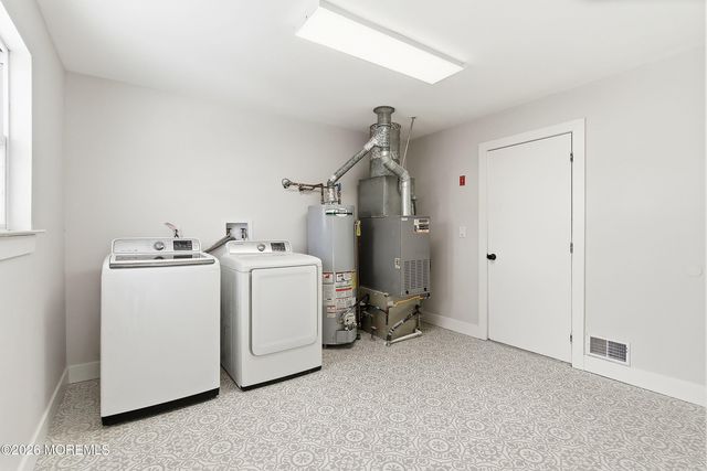 1353 Mermaid Avenue, Beachwood, NJ 08722