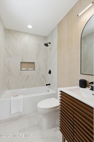 1353 Mermaid Avenue, Beachwood, NJ 08722