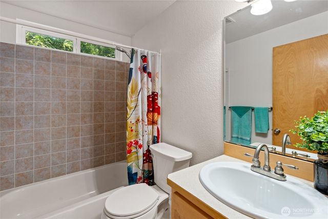 18544 Surcingle Court SE, Yelm, WA 98597