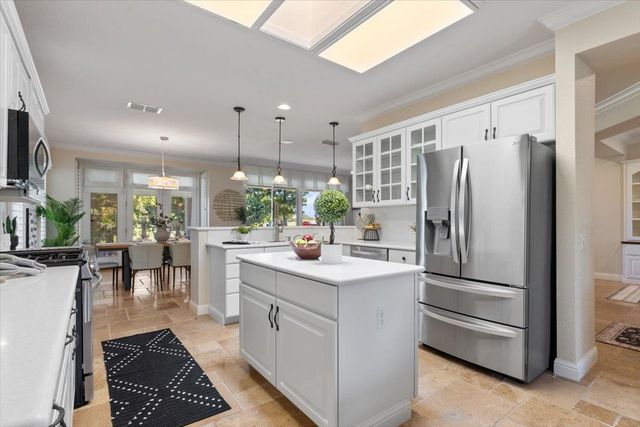 1152 Castleberry Ln, Lincoln, CA 95648