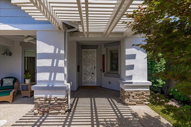 1152 Castleberry Ln, Lincoln, CA 95648