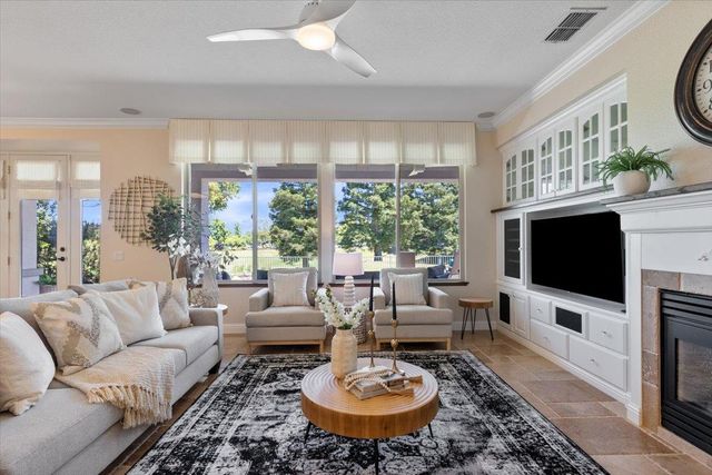 1152 Castleberry Ln, Lincoln, CA 95648