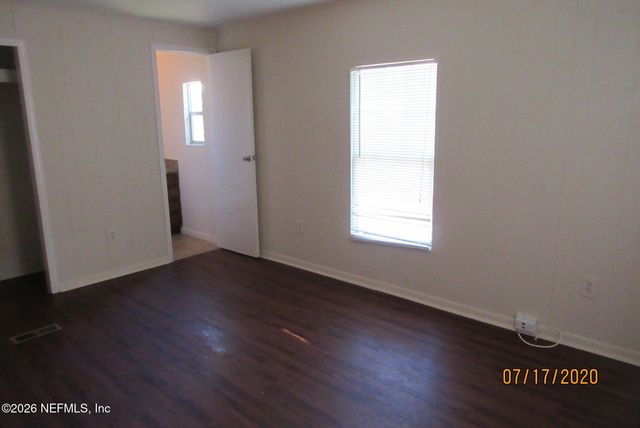 7614 CLUB DUCLAY Drive, Jacksonville, FL 32244