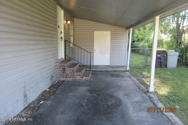 7614 CLUB DUCLAY Drive, Jacksonville, FL 32244