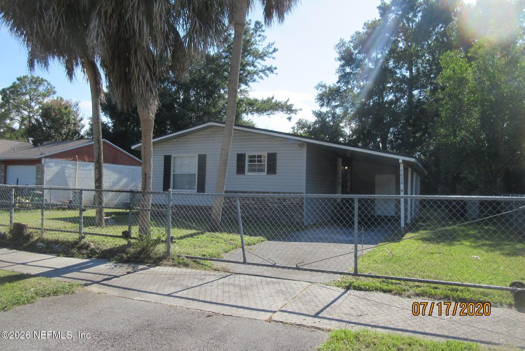 7614 CLUB DUCLAY Drive, Jacksonville, FL 32244