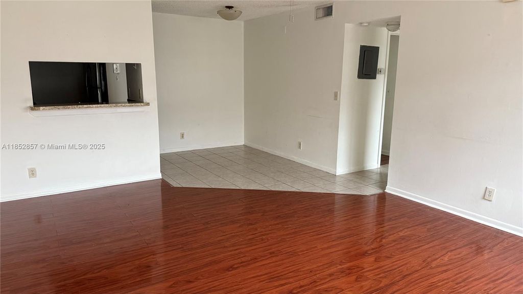 1032 Twin Lakes Dr 21-G, Coral Springs, FL 33071