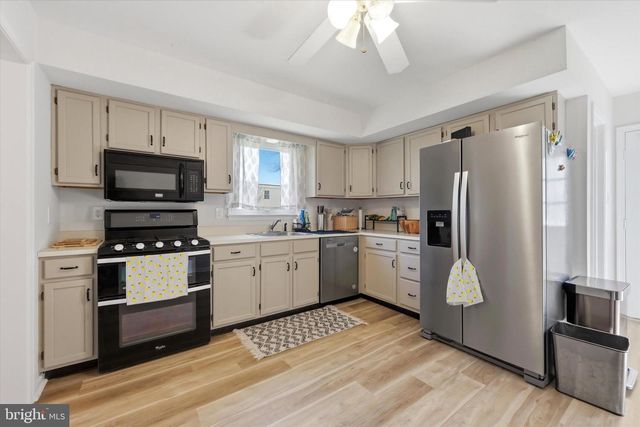 234 BROOMALL ST, Folsom, PA 19033