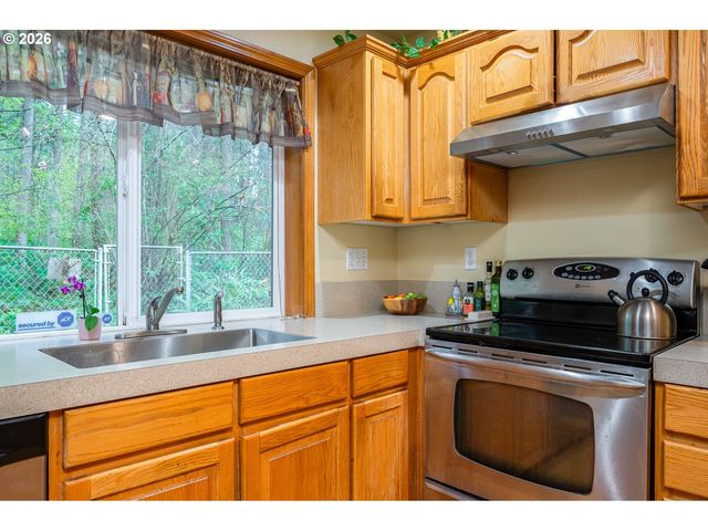 14300 Se CENTER St, Portland, OR 97236