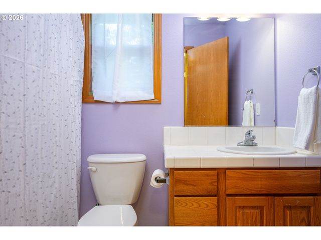 14300 Se CENTER St, Portland, OR 97236