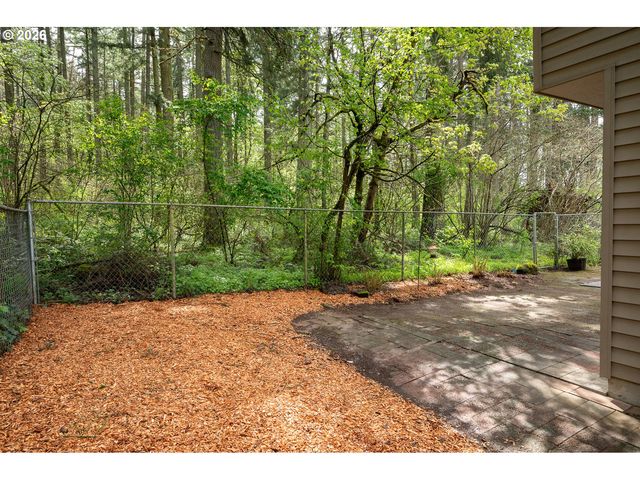 14300 Se CENTER St, Portland, OR 97236