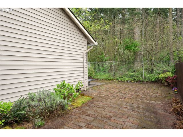 14300 Se CENTER St, Portland, OR 97236