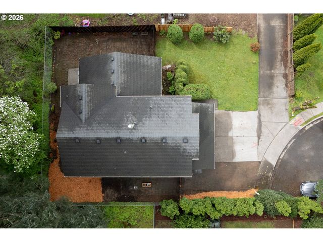 14300 Se CENTER St, Portland, OR 97236