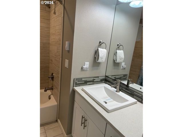 8545 SONG St, Rockaway Beach, OR 97136