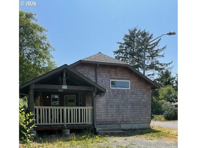 8545 SONG St, Rockaway Beach, OR 97136