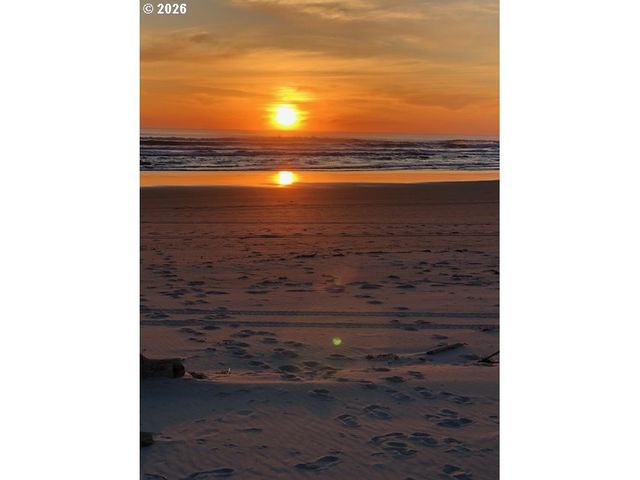 8545 SONG St, Rockaway Beach, OR 97136