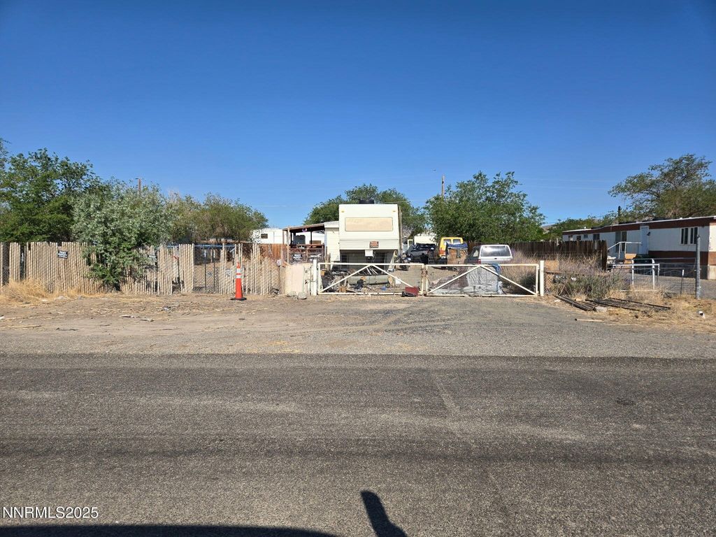 2985 Truckee Street, Silver Springs, NV 89429