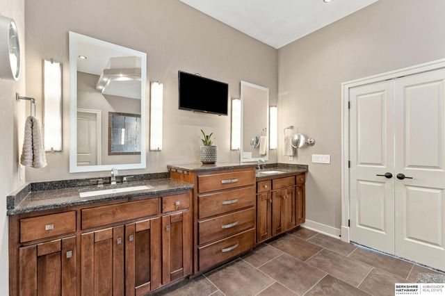 1324 S 199th Street, Omaha, NE 68130