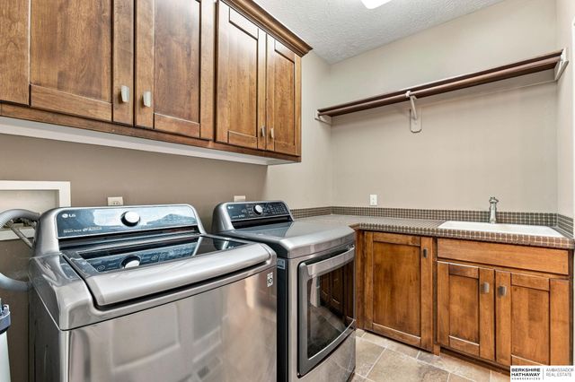 1324 S 199th Street, Omaha, NE 68130