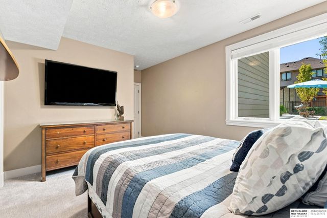1324 S 199th Street, Omaha, NE 68130