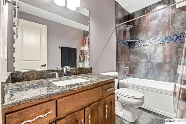 1324 S 199th Street, Omaha, NE 68130